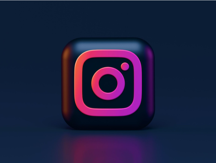Instagram Collaboration: What it is and why it works
